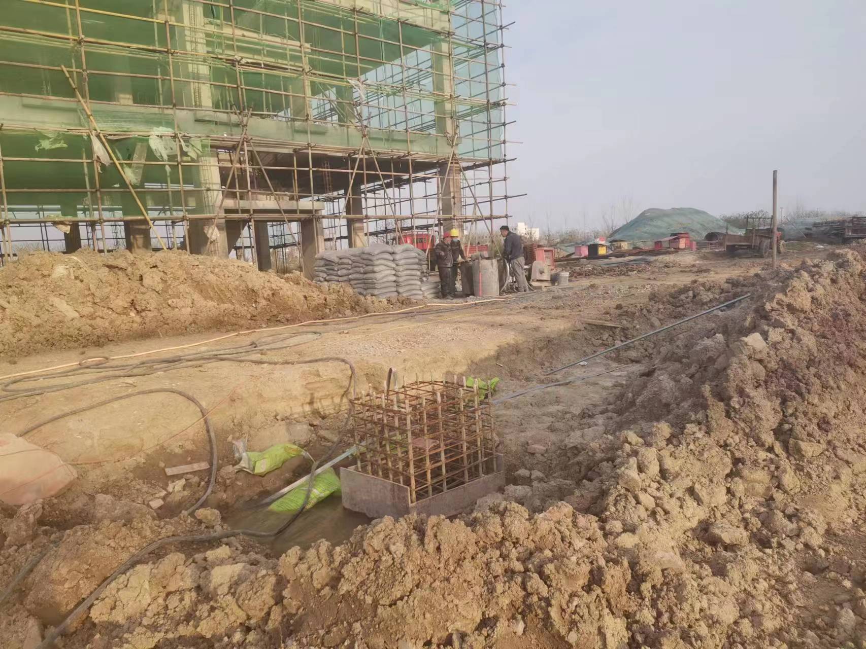 拜泉当桥梁出现裂缝的时候应该及时加固修补